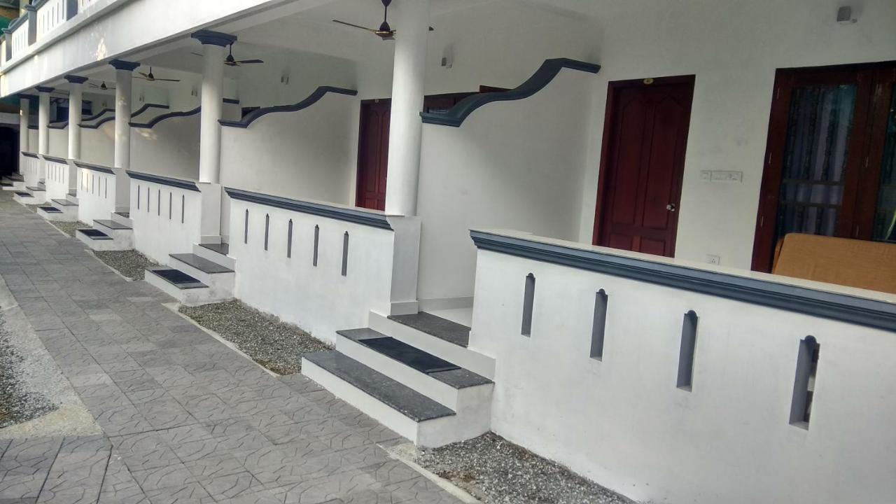 Hotel Neptune Kovalam Thiruvananthapuram Bagian luar foto
